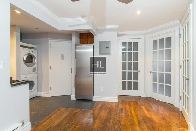 AVE A - AVE A Apartment Unit 3R