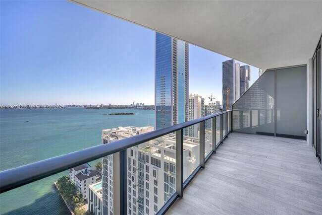 Building Photo - 460 NE 28th St Unit 2607 Rental