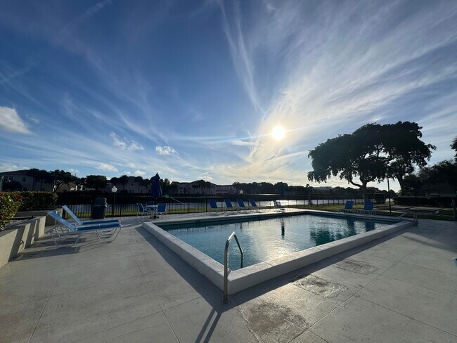 Photo - 2018 SW 29th Ct Unit 6-B-2