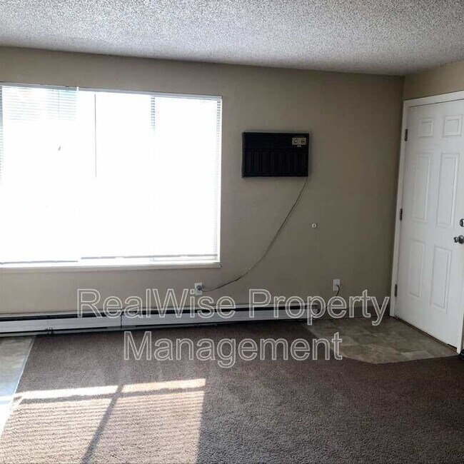 Photo - 248 W Clark St