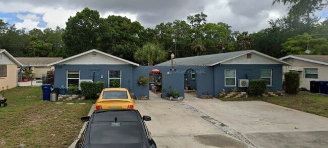 Building Photo - Cozy studio Unit 3