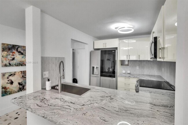 Photo - 3527 NE 168th St Unidad 307