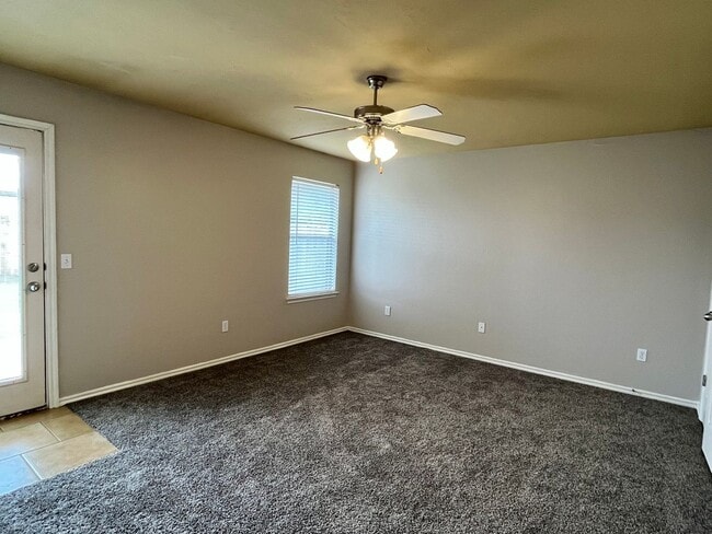 Photo - 4 Bed 2 Bath Home in Mustang Schools