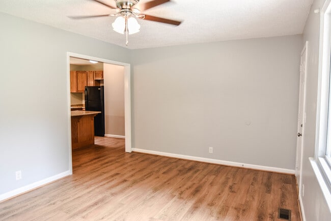 Photo - Pet Friendly Three Bedroom!