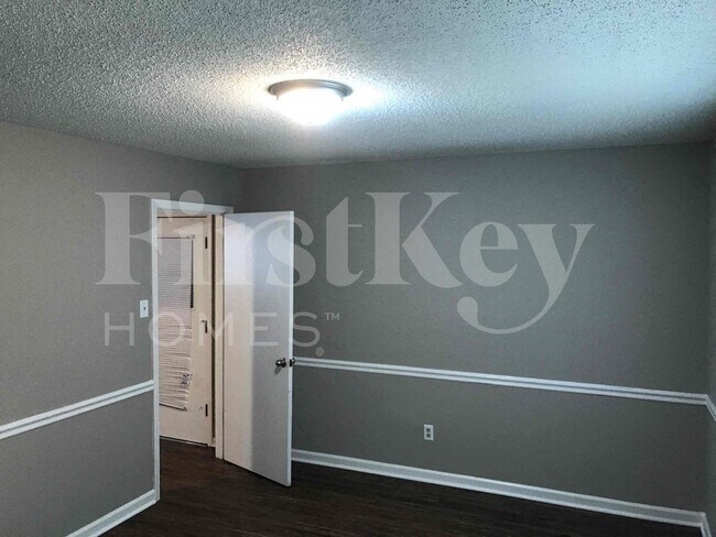 Photo - 5015 Hickory Bark Dr