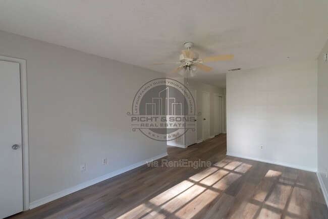 Photo - 3216 Jim Lee Rd