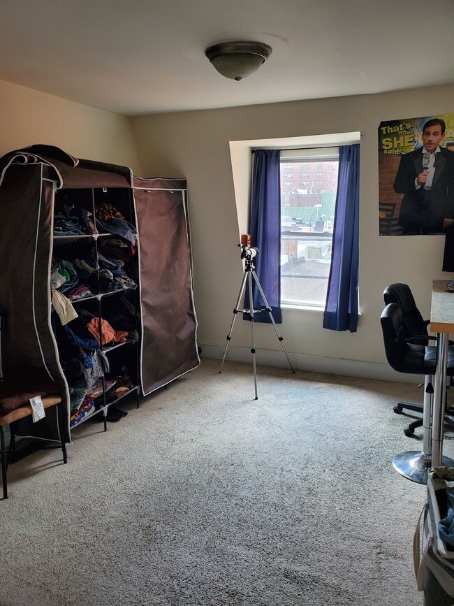 Extra room use as office, workout area or storage - 112 S 20th St Unit 5