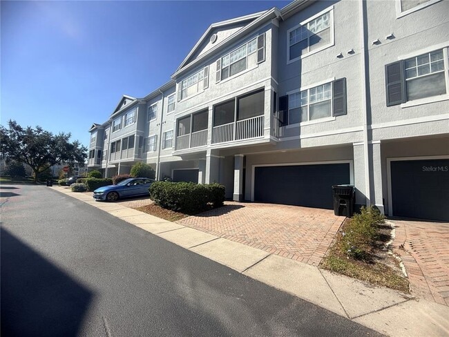 Photo - 2424 Grand Central Pkwy