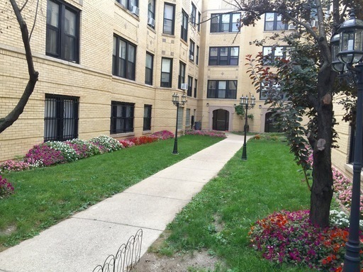 Photo - 3641 W Dickens Ave Condominio Unidad 2A