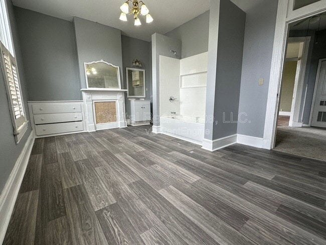 Photo - 821 Alby St