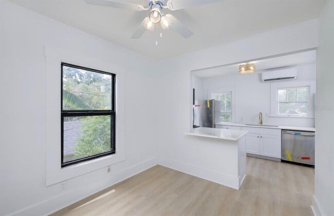 Photo - 622 7th Ave N