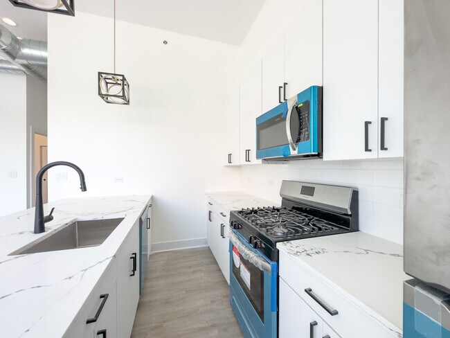 Photo - 4700 N Western Ave Unit P112