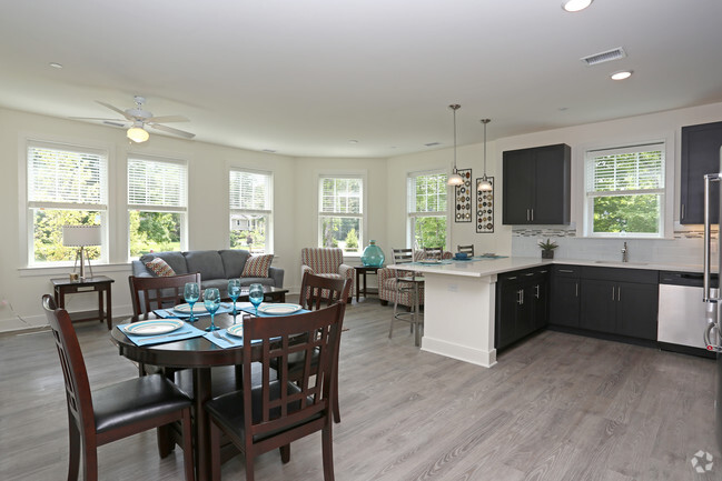 Colonial Pointe at Franklin Lakes - Colonial Pointe at Franklin Lakes Apartamentos