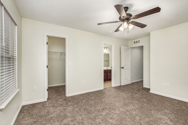 Photo - 6323 Darnell St