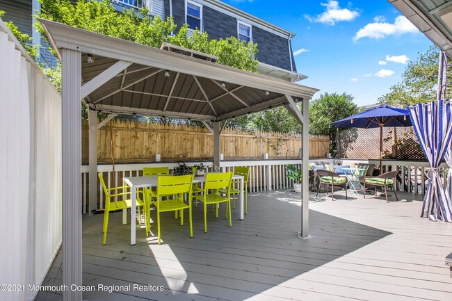 Photo - 124 Heck Ave