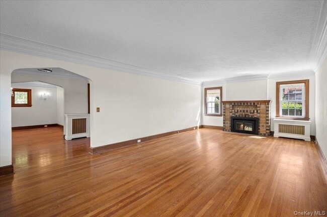 Photo - 98 Rose Hl Ave