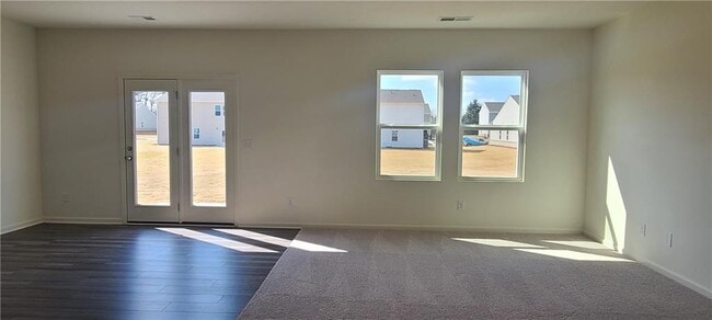 Photo - 132 Verona Dr NW
