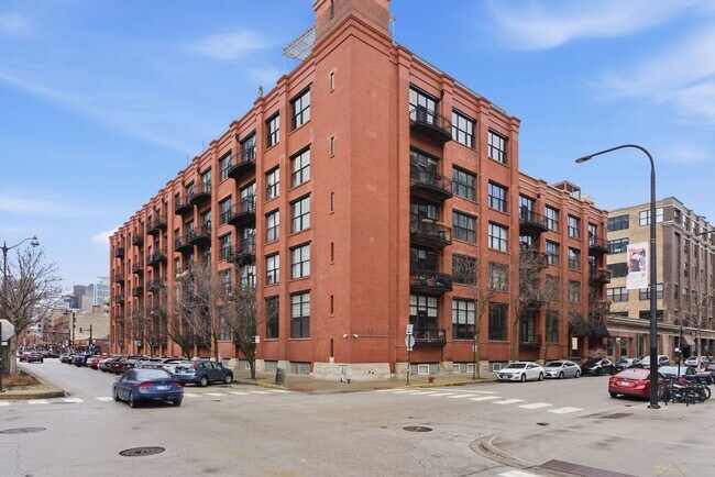 Building Photo - 1000 W Washington Blvd Unit 232