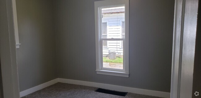 Building Photo - 833 S Washington St Unit 833-1/2 South Washington Street Rental