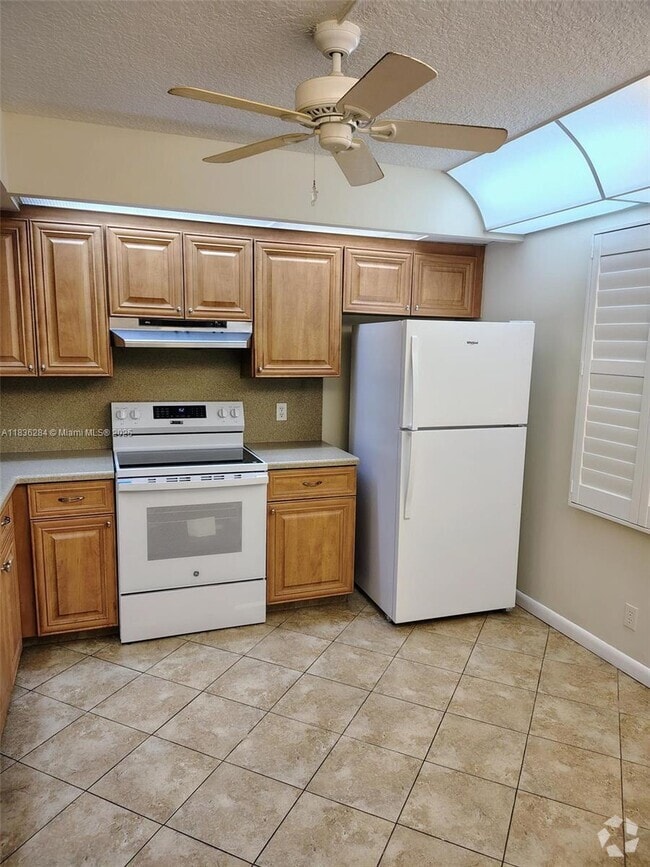 Building Photo - 1001 SW 128th Terrace Unit 208B Rental