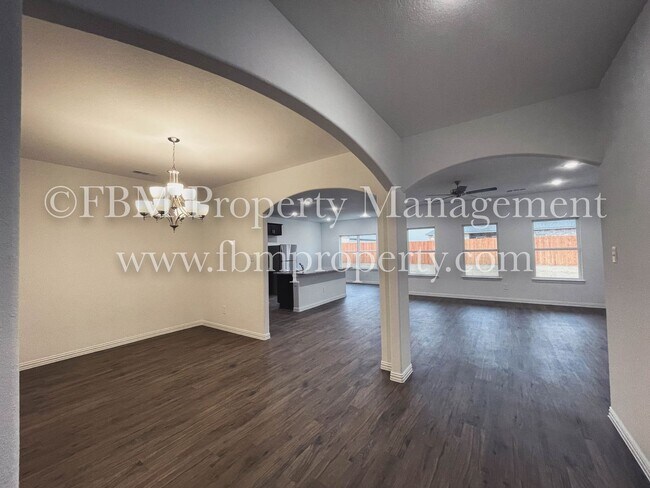 Photo - 655 Excelsior Dr