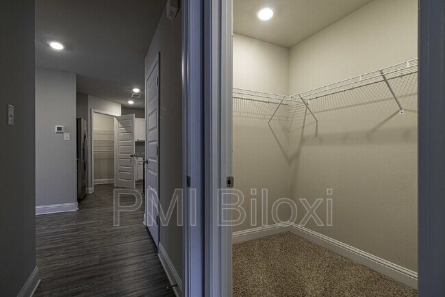 Photo - 6467 Eastland Cir