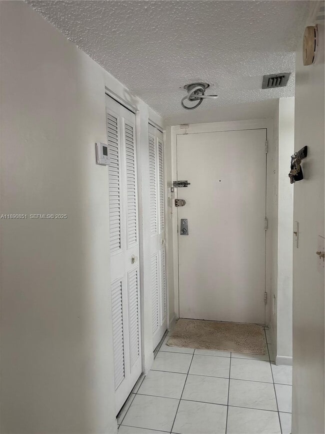 Building Photo - 14501 N Kendall Dr Unit 207H