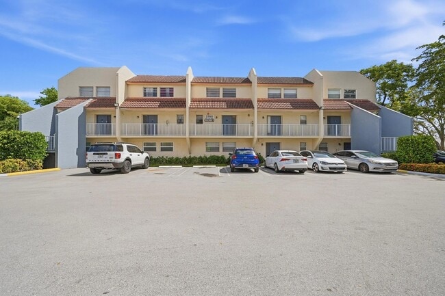 Building Photo - 3760 NW 115th Ave Unit 74
