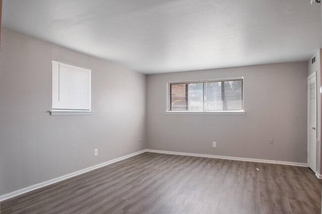 Pearl Gate Apartments