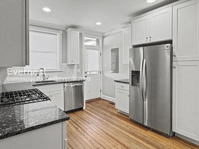 Photo - 2608 Fleet St