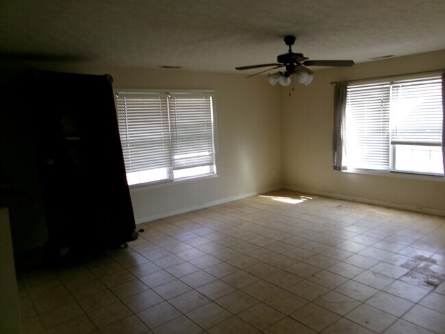 Photo - 1453 Park St Unit B