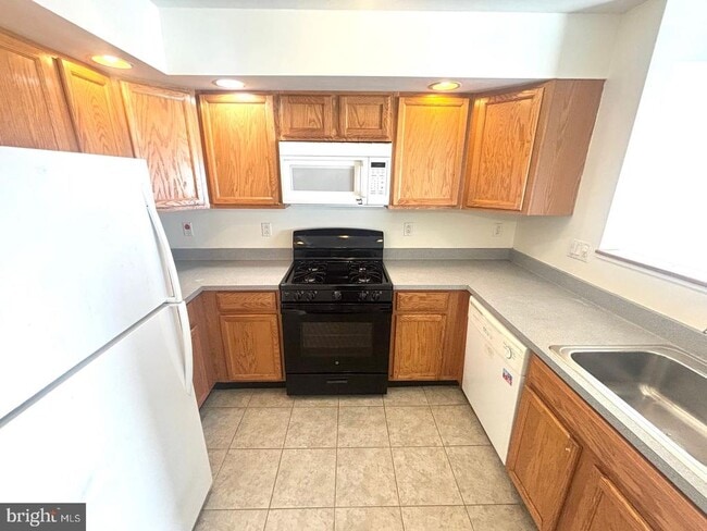 Photo - 3576 Edgemont St