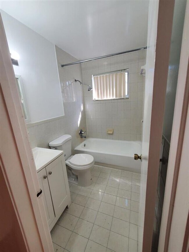 965-975 Biarritz Drive