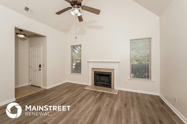 Photo - 1076 Washington Dr