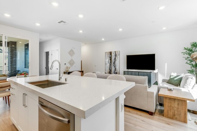 Photo - 414 Caliper Wy