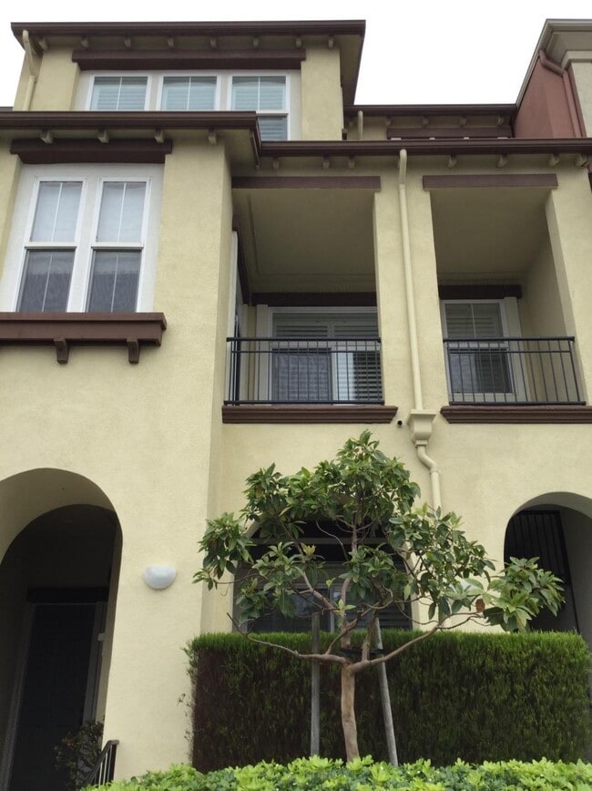 Building Photo - 1722 20th Ave Rental