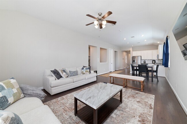 Photo - 24707 Harbor Terrace Ln