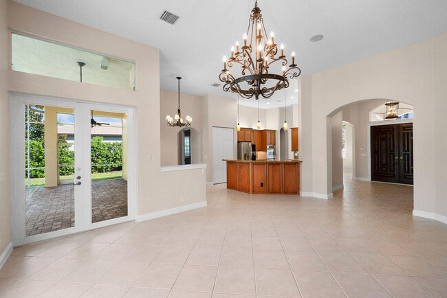 Photo - 511 SW Squire Johns Ln