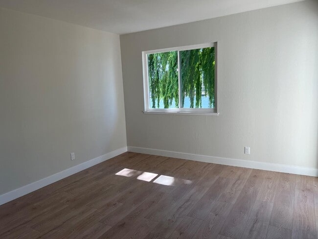 Photo - 210 Beach Park Blvd