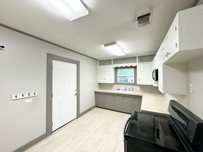Photo - 503 N 7th St