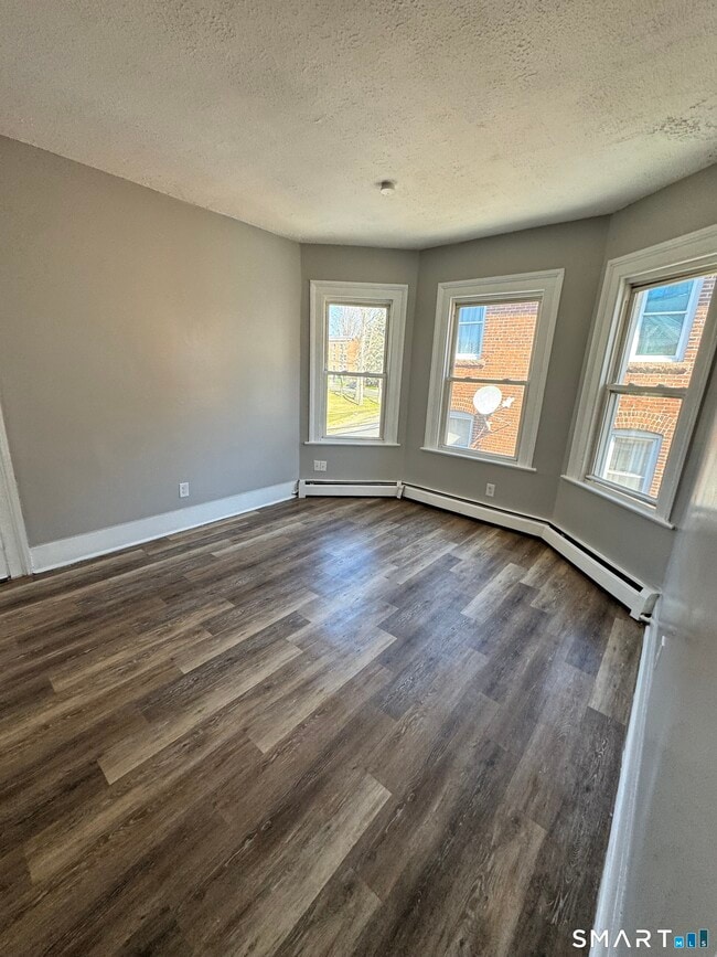 Photo - 107 Hamilton St