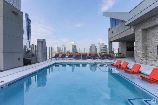 Building Photo - SkyHouse Buckhead