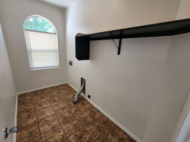 Photo - 4942 Sherwood Rd