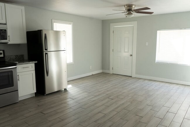 Photo - 1 Bedroom Modern House