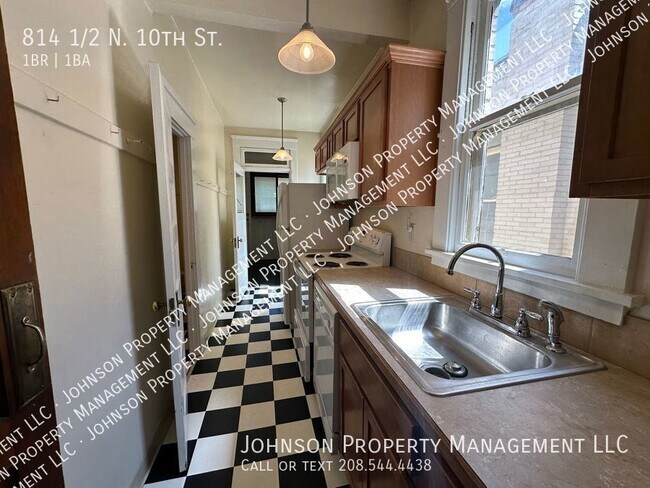 Photo - Check out this Vintage Apartments in Histo...