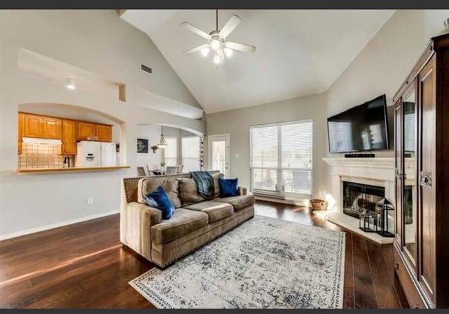 Photo - 820 Flagstone Dr