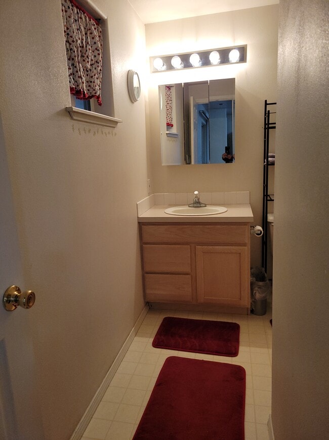 Photo - 326 NE Kingwood Pl Unit Studio