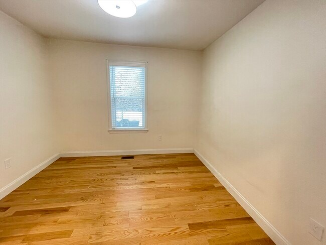 Photo - 95 Phillips St Unit 1