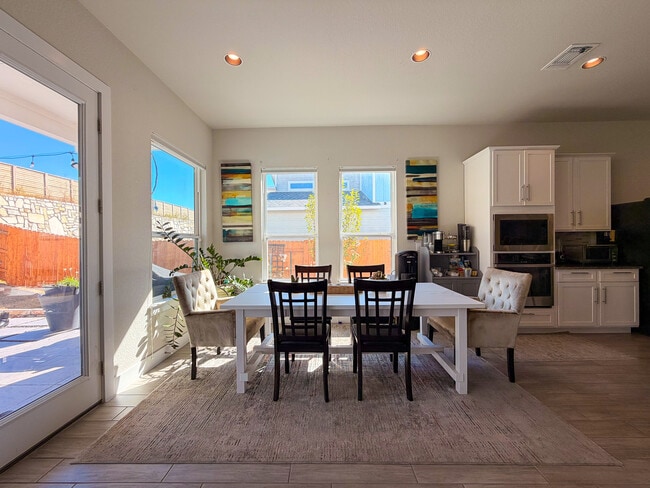 Photo - 11001 Charger Way