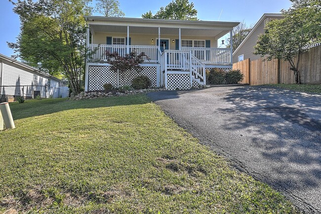105 St James Pl